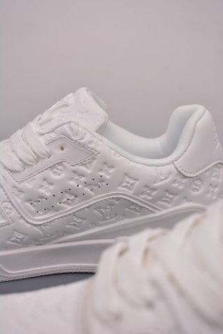 Louis Vuitton LV Trainer view 8