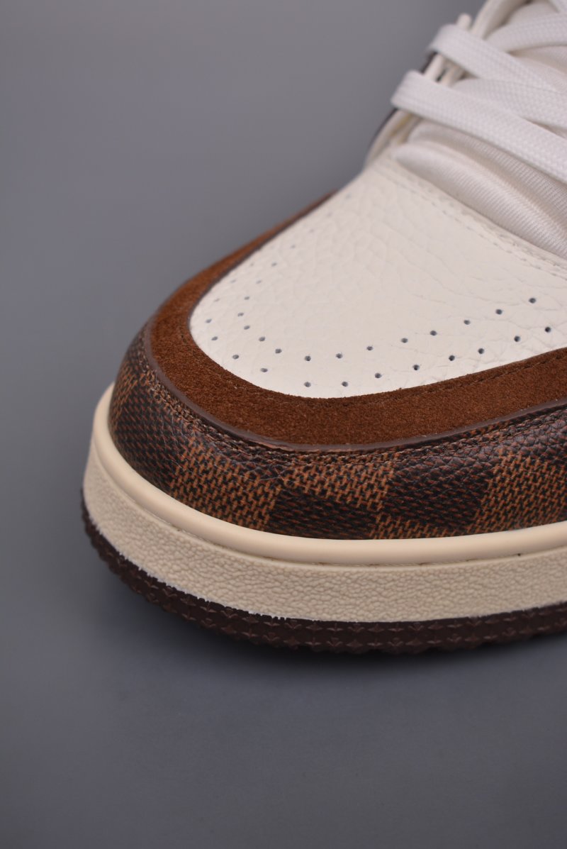 Louis Vuitton LV Trainer view