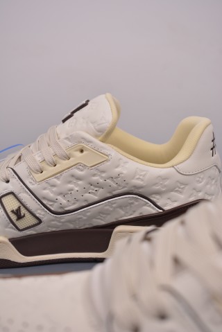 Louis Vuitton LV Trainer view 8
