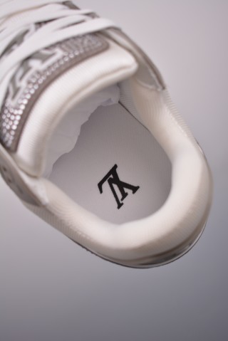 Louis Vuitton LV Trainer view 18