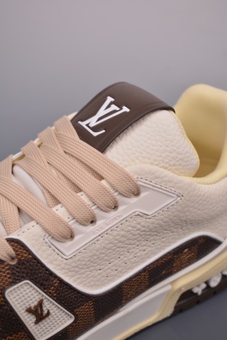 Louis Vuitton LV Trainer view 16