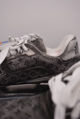 Louis Vuitton LV Trainer 2021 view 8