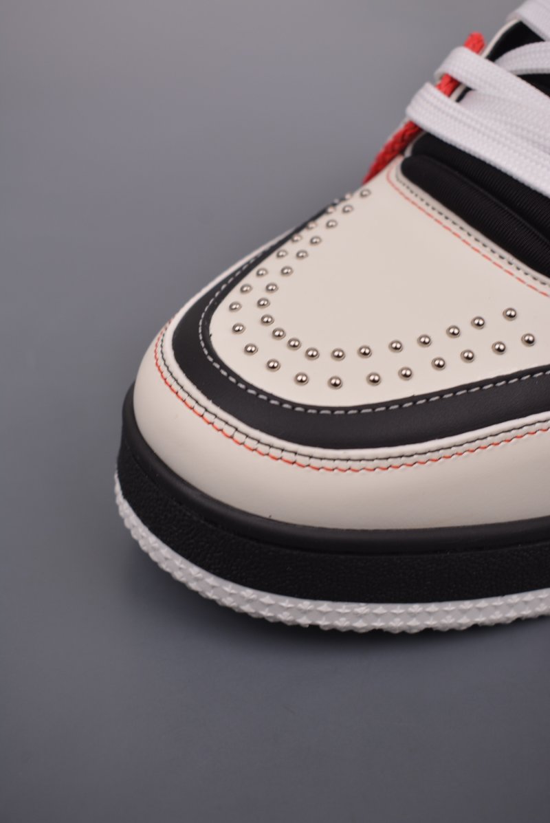 Louis Vuitton LV Trainer 2021 view