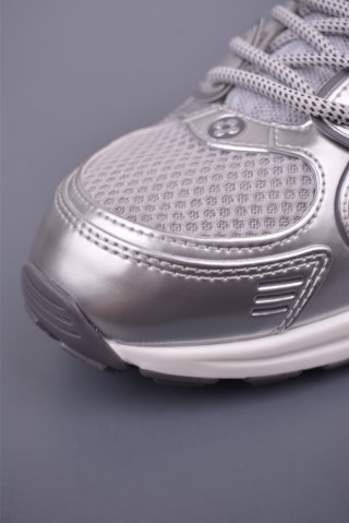 Louis Vuitton Olympia 'White / Silver' view 6