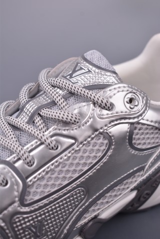 Louis Vuitton Olympia 'White / Silver' view 7