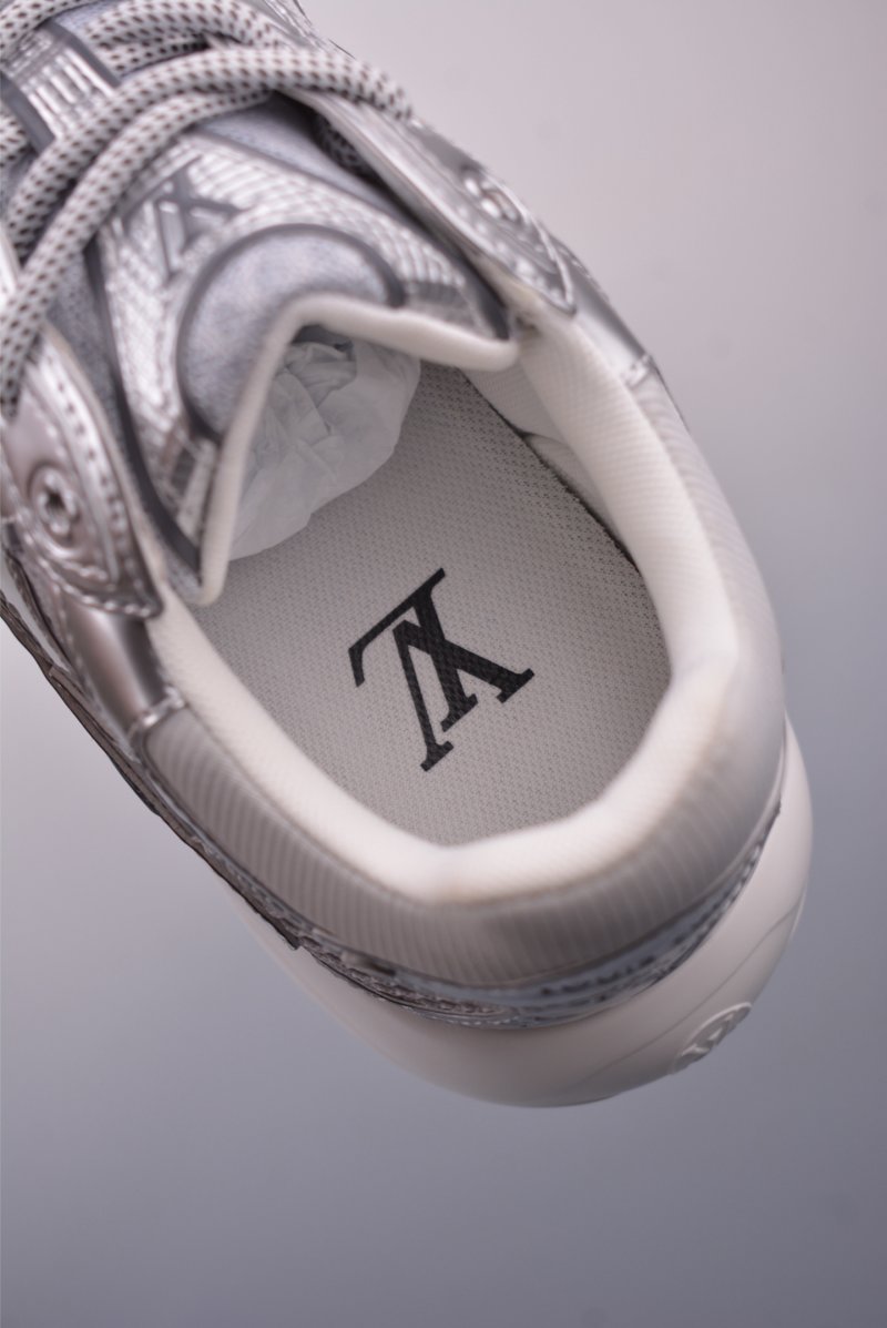 Louis Vuitton Olympia 'White / Silver' view