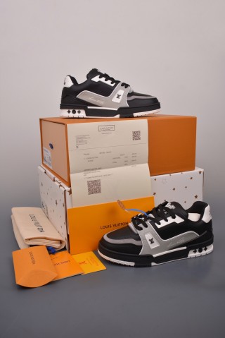 Louis Vuitton LV Trainer Sneaker Low view 3