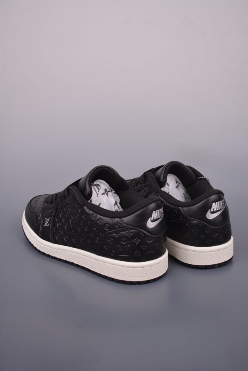 Louis Vuitton LV 3D Logo Trainer view