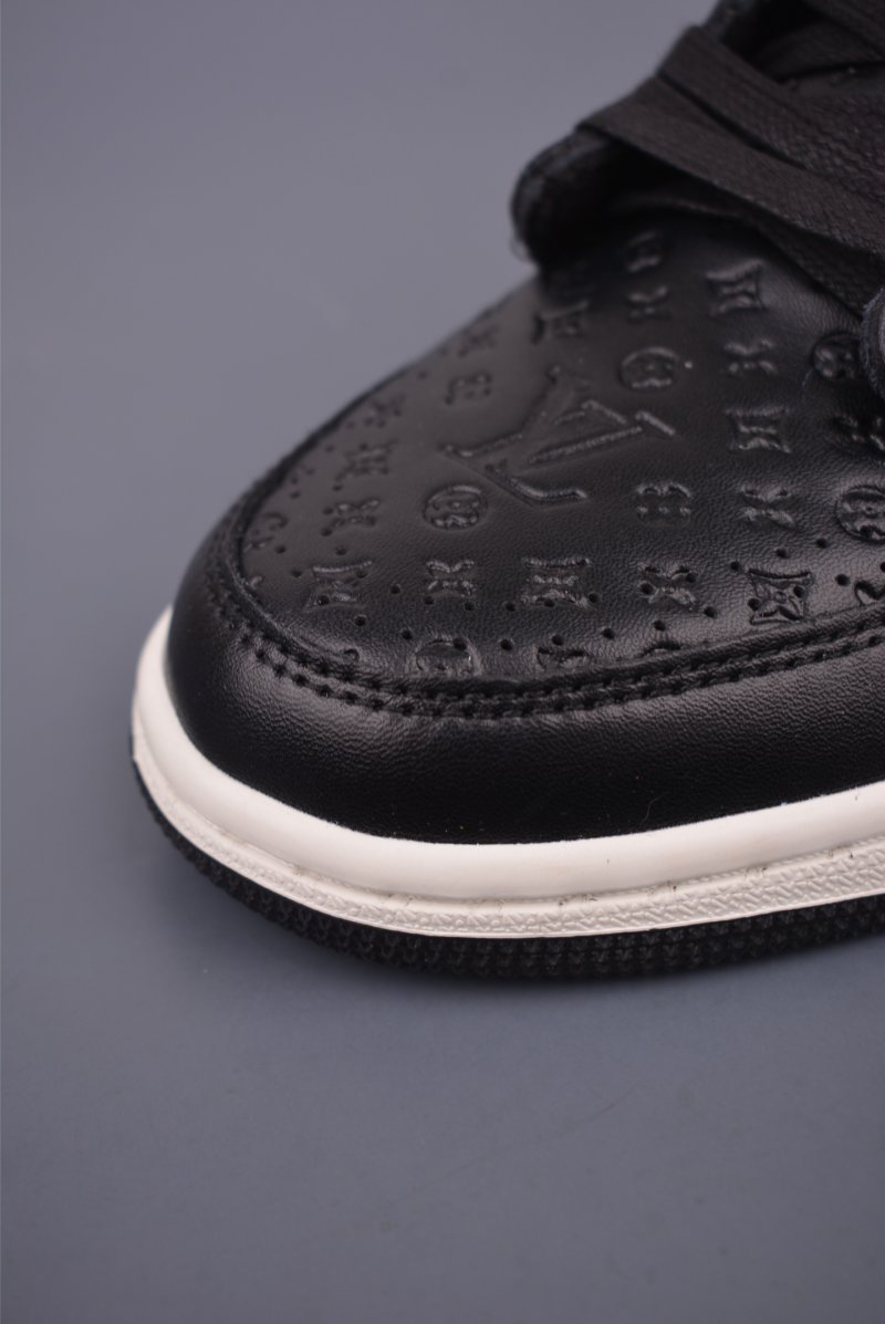 Louis Vuitton LV 3D Logo Trainer view