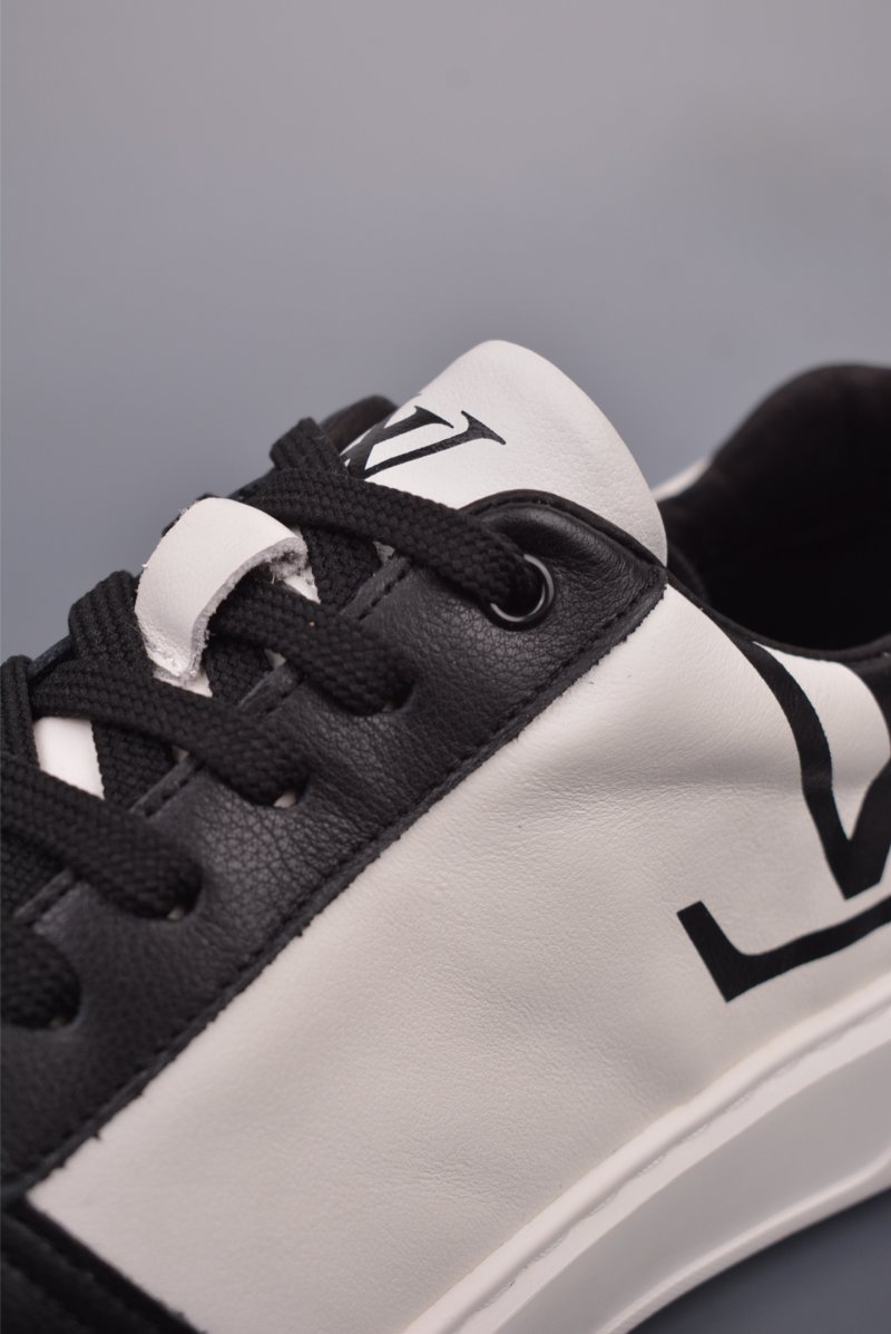 Louis Vuitton LV 3D Logo Trainer 'White' view