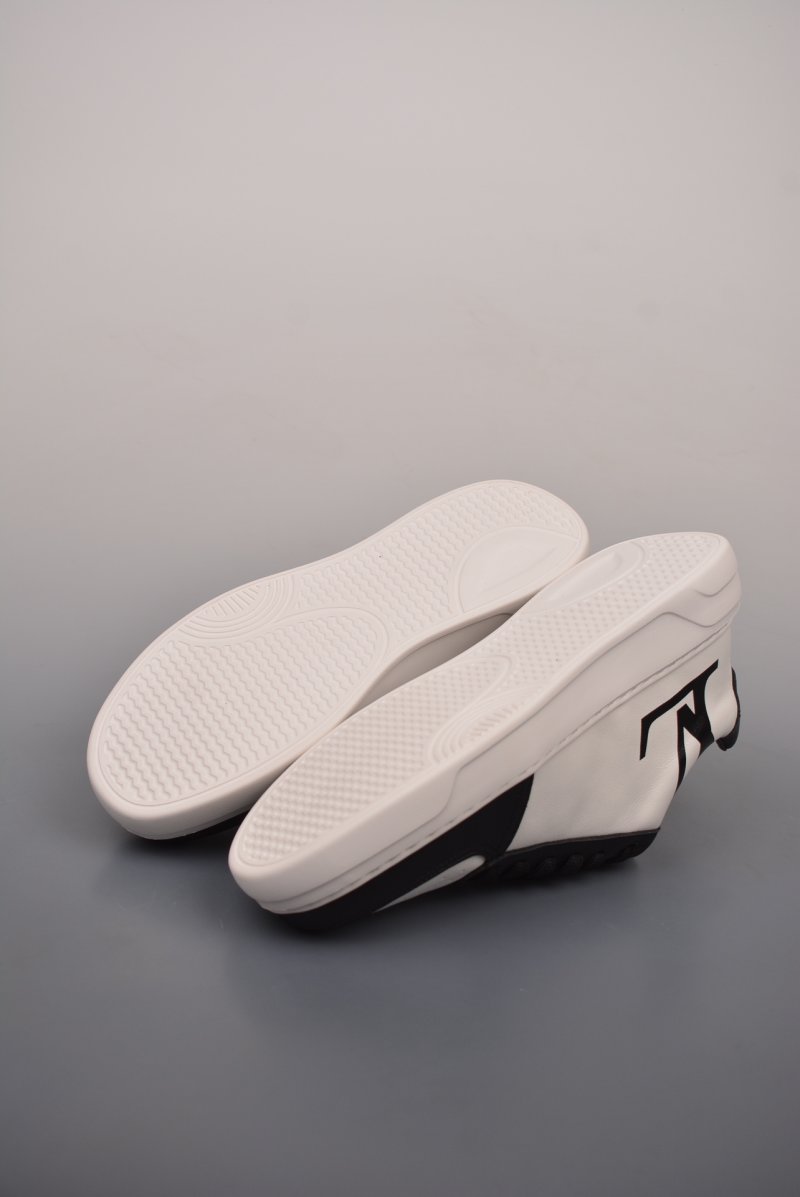 Louis Vuitton LV 3D Logo Trainer 'White' view
