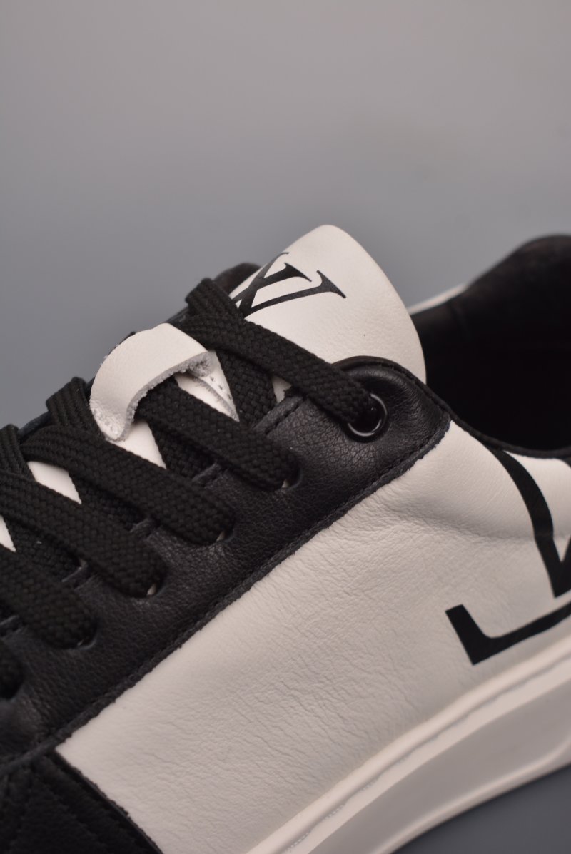 Louis Vuitton LV 3D Logo Trainer 'White' view