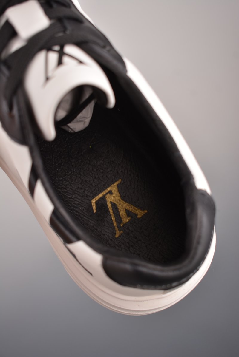 Louis Vuitton LV 3D Logo Trainer 'White' view
