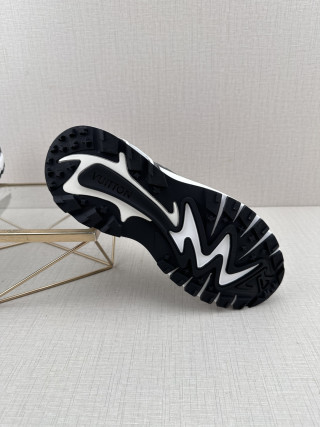 Louis Vuitton LV Trainer view 6