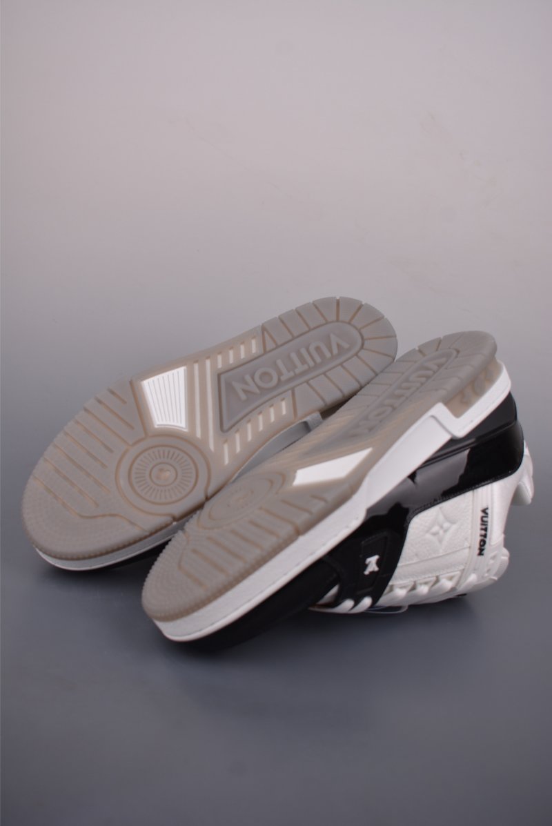 Louis Vuitton LV Trainer Monogram 3D view