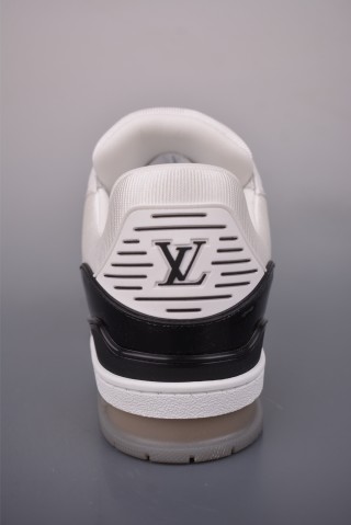 Louis Vuitton LV Trainer Monogram 3D view 13