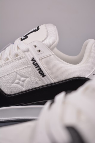 Louis Vuitton LV Trainer Monogram 3D view 17