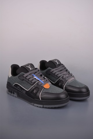 Louis Vuitton LV Trainer 'Monogram 3D' view 1