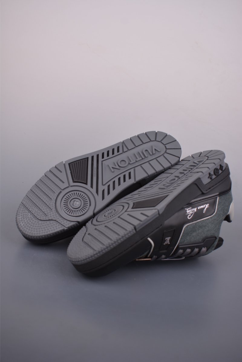 Louis Vuitton LV Trainer 'Monogram 3D' view