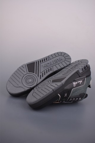 Louis Vuitton LV Trainer 'Monogram 3D' view 3