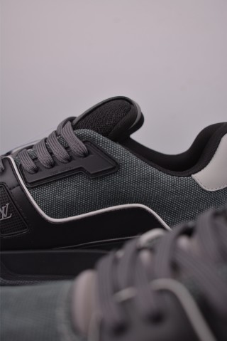 Louis Vuitton LV Trainer 'Monogram 3D' view 8