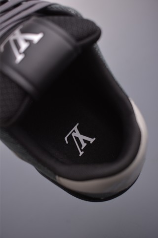 Louis Vuitton LV Trainer 'Monogram 3D' view 9