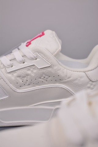 Louis Vuitton LV Trainer 'Monogram 3D' view 8