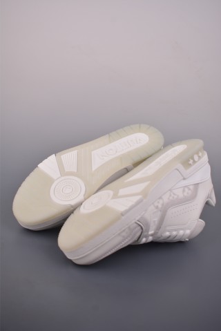 Louis Vuitton LV Trainer 'NFC' view 3