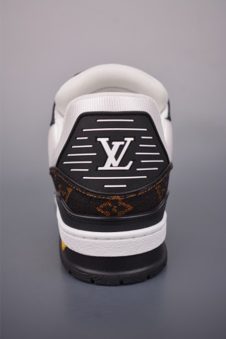 Louis Vuitton LV Trainer 'NFC' view 13