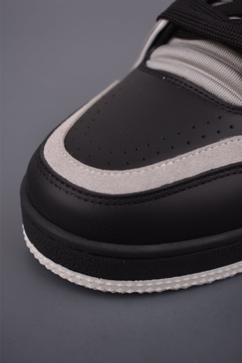 Louis Vuitton LV Trainer 'NFC' view