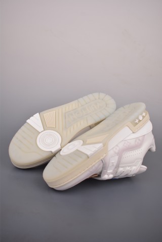 Louis Vuitton LV Trainer 'NFC' view 30