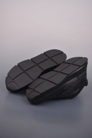Louis Vuitton LV Trainer 'Nigo FW25' view 3