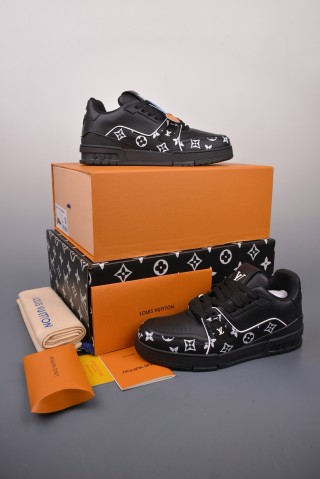 Louis Vuitton LV Trainer view 5