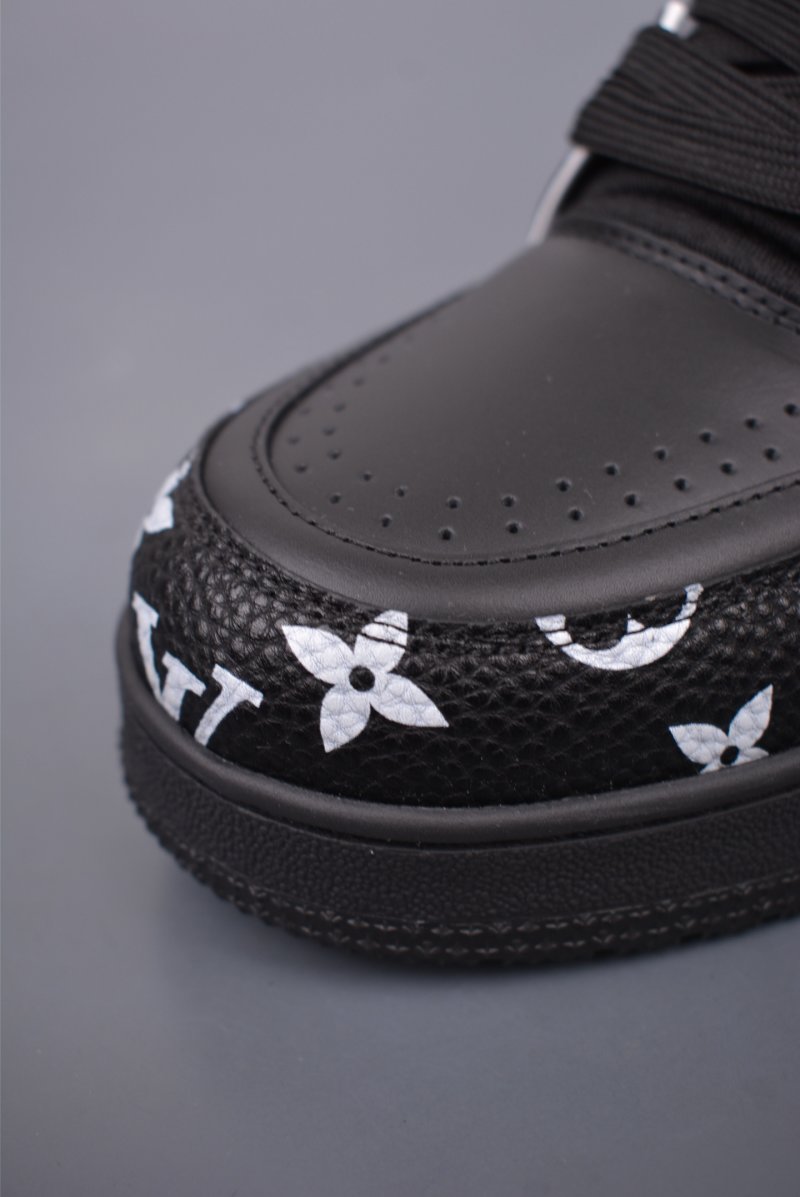 Louis Vuitton LV Trainer view