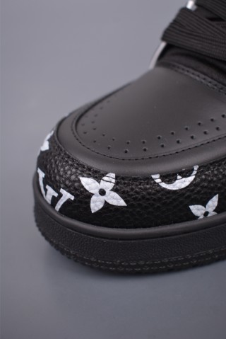 Louis Vuitton LV Trainer view 6