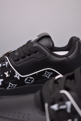 Louis Vuitton LV Trainer view 8