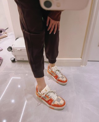 Louis Vuitton view 3