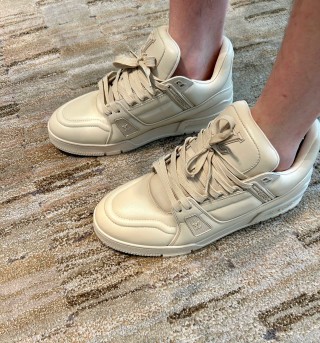 Louis Vuitton view 5