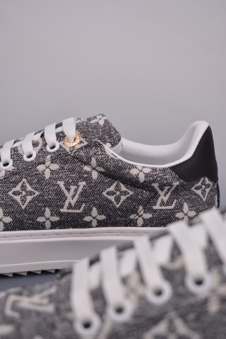 Louis Vuitton LV PVC Logo view 25