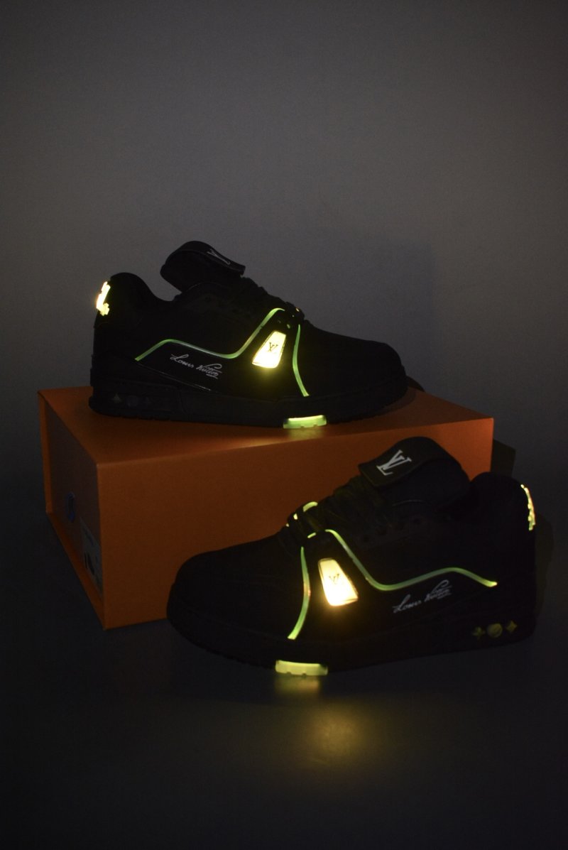 Louis Vuitton Trainer LED view