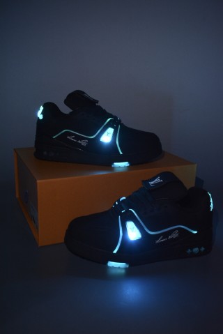Louis Vuitton Trainer LED view 6