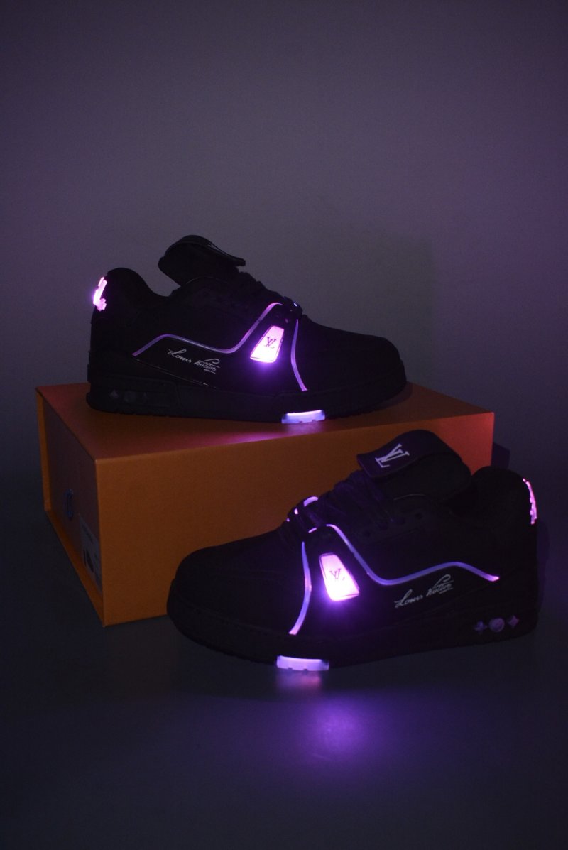 Louis Vuitton Trainer LED view