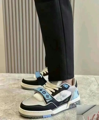 Louis Vuitton Trainer view 2