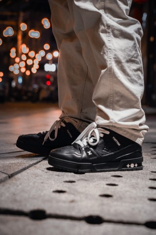Louis Vuitton Trainer view 5