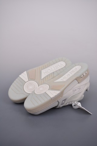 Louis Vuitton Trainer view 12