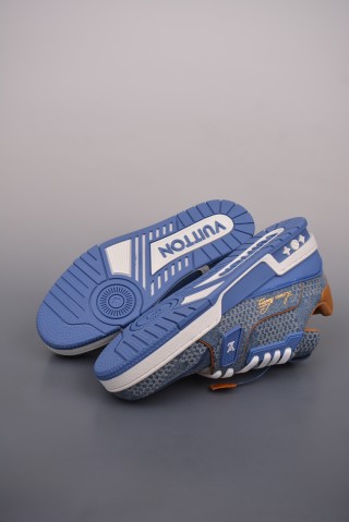 Louis Vuitton Trainer view 30