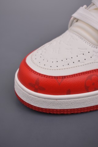 Louis Vuitton Trainer LV view 6