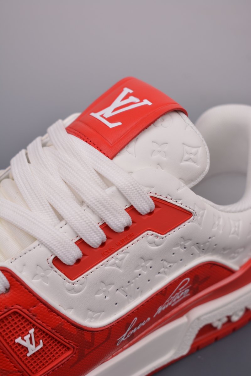 Louis Vuitton Trainer LV view