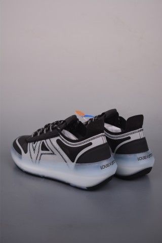 Louis Vuitton Trainer Skate Sneaker Low view 2