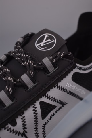 Louis Vuitton Trainer Skate Sneaker Low view 7